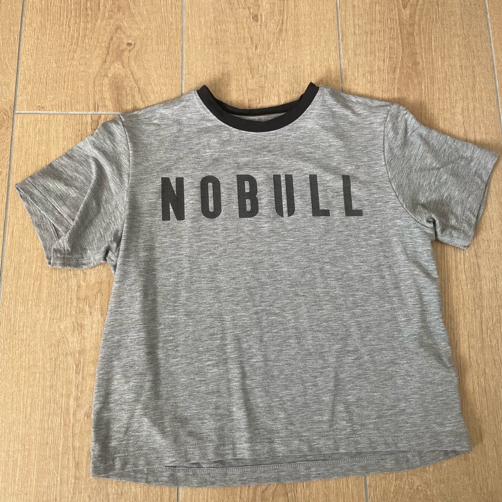 NOBULL women’s boxy crop tee